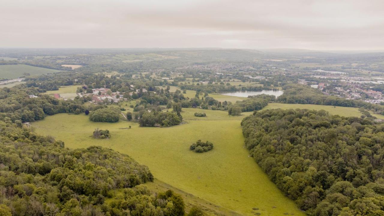 1 Bed Apartment - Redhill Central, Surrey, Gatwick #3 Екстериор снимка