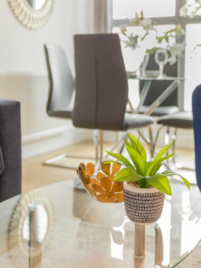 1 Bed Apartment - Redhill Central, Surrey, Gatwick #3 Екстериор снимка